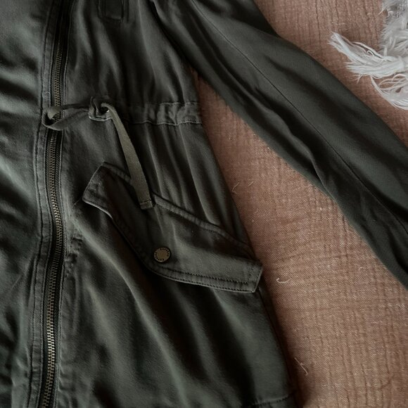 Green Express Lightweight Jacket - Picture 4 of 6